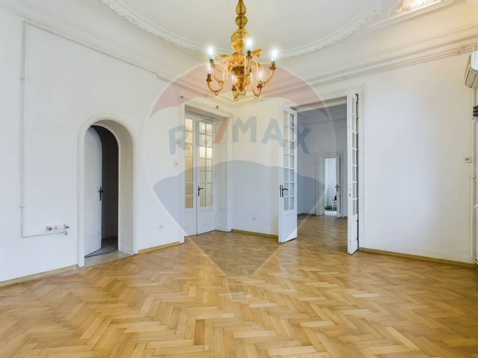 De vanzare un spațiu comercial 5 camere Ultracentral