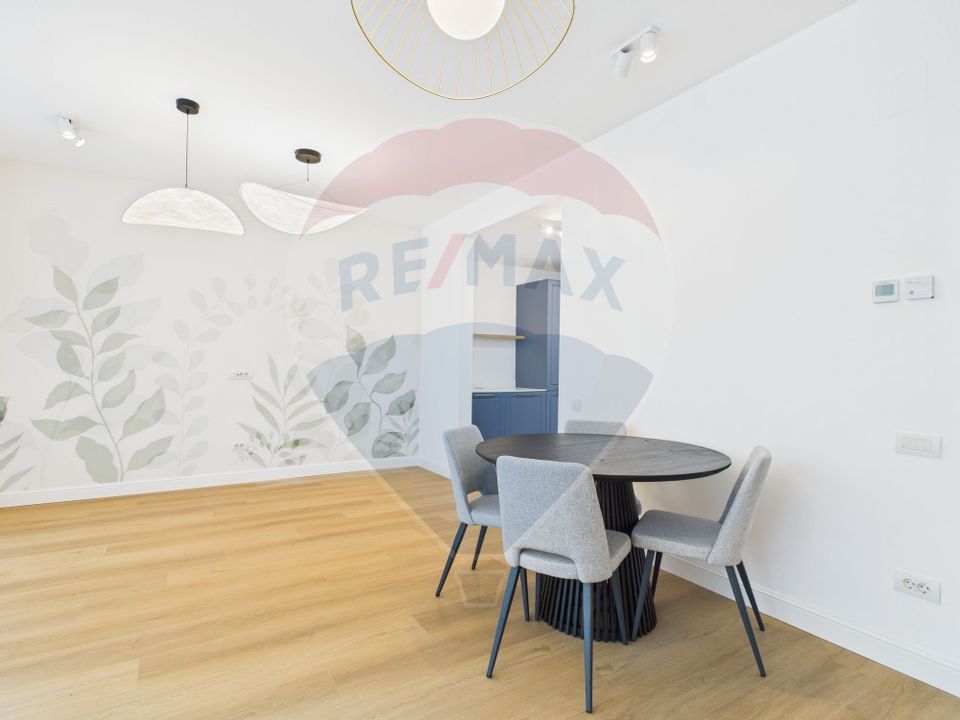 Vila luminoasa cu 4 camere si panouri solare in Amber FOREST Tunari