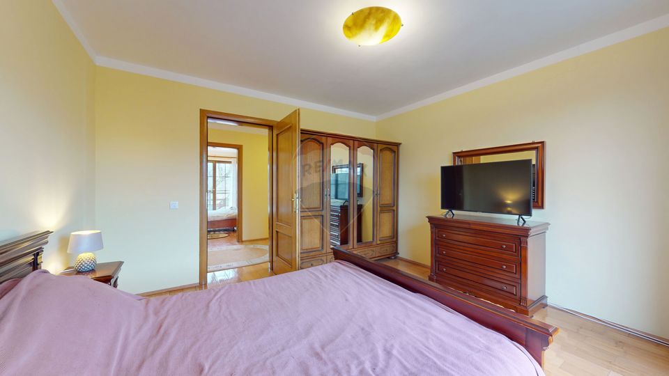 Casă de vânzare Bran Sohodol teren  intravilan 10.331 mp două locuințe