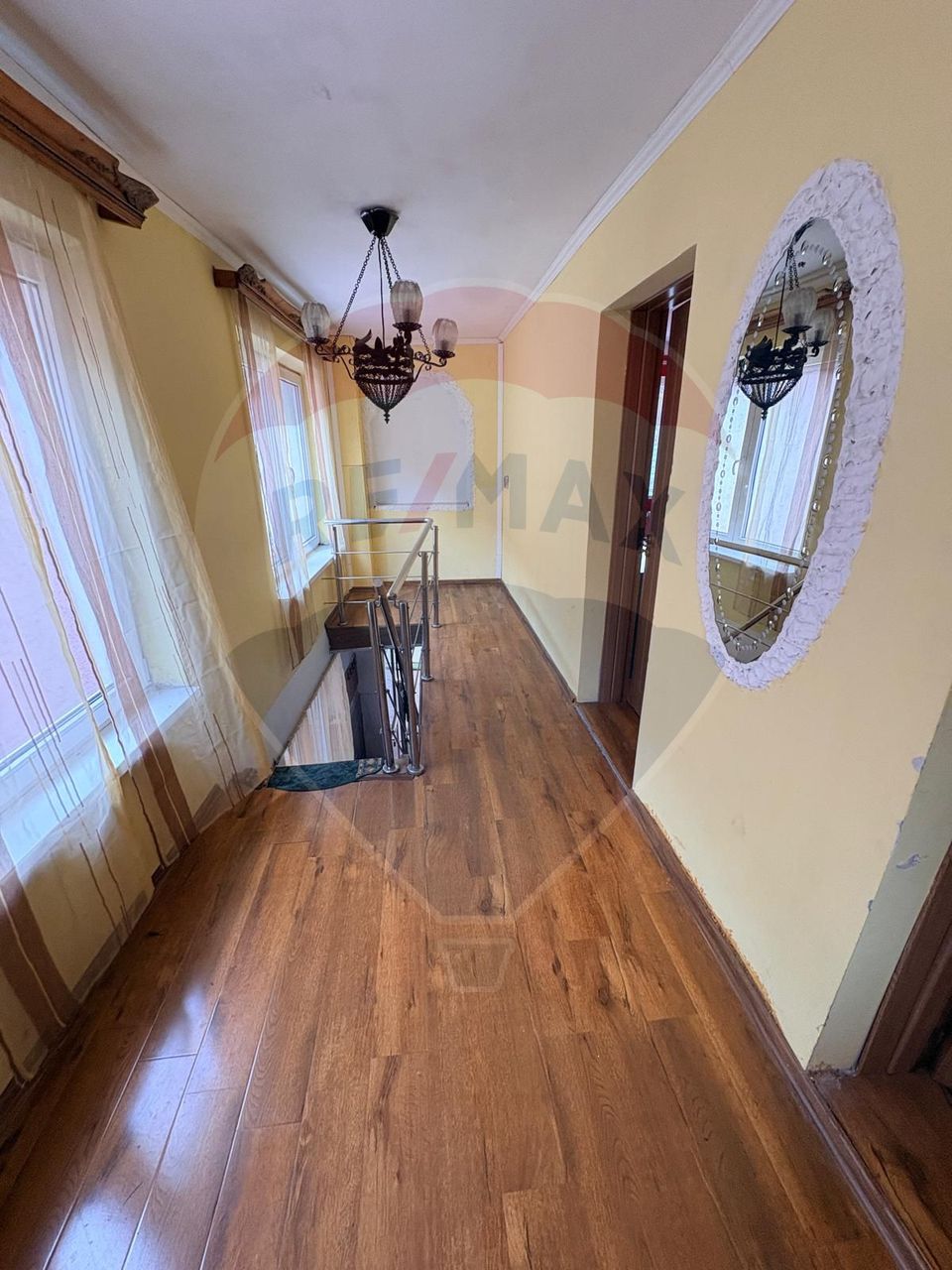 Casă cu curte generoasă și multiple posibilități – zona Moșnei