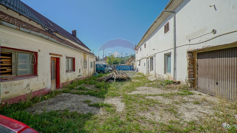 Oportunitate de investiție | Imobil săsesc cu proiect de apartamentare
