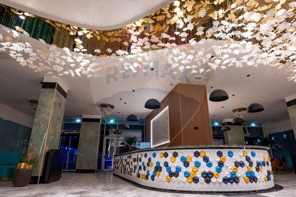 Apartament+loc de parcare in prima linie la mare White Titanic