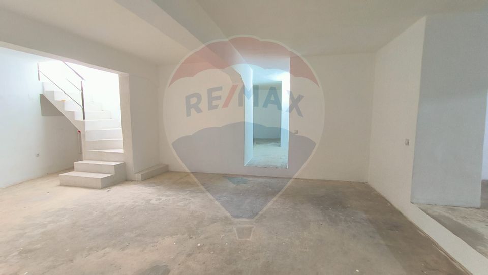 160sq.m Commercial Space for rent, Piata Centrala area