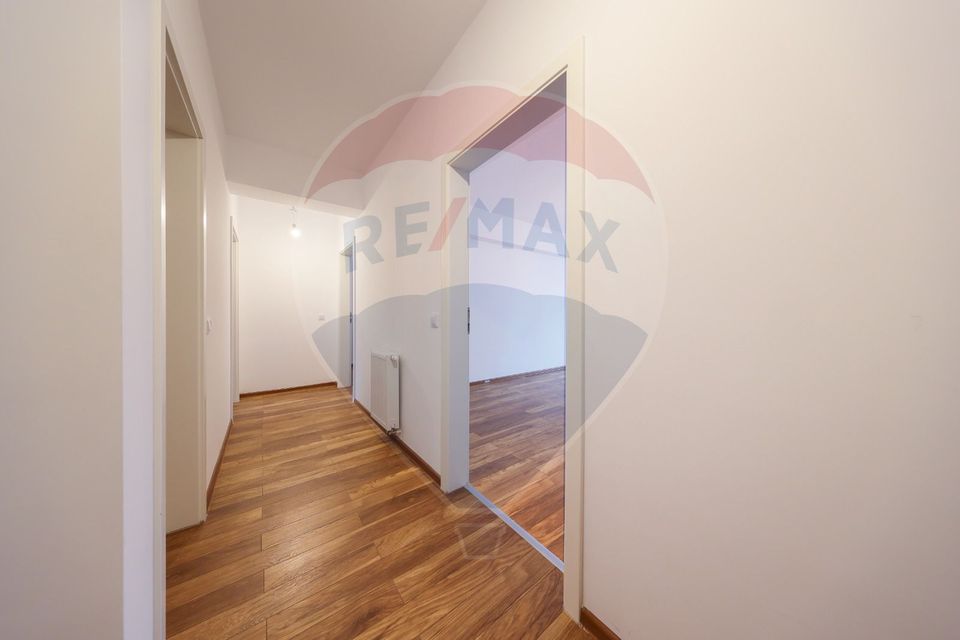 3 room Apartment for sale, Tractorul area