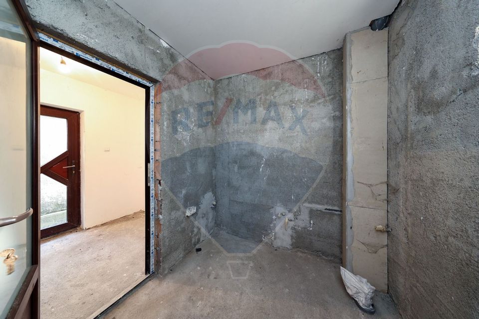 Vilă cu 3 camere de vânzare în Sacele