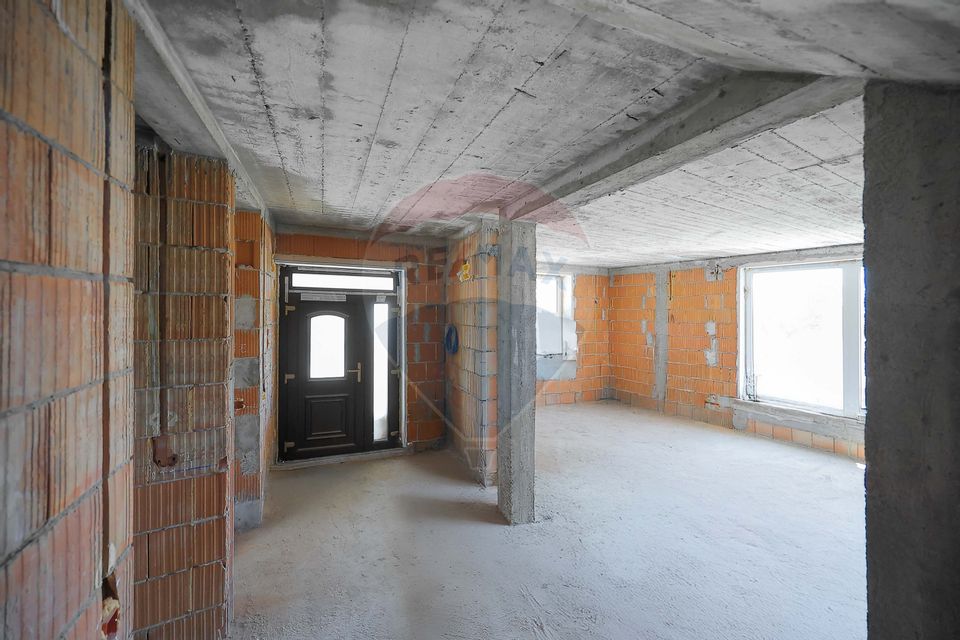 De vânzare casă cu un proiect deosebit, la roșu , Str. Gheorghe Doja