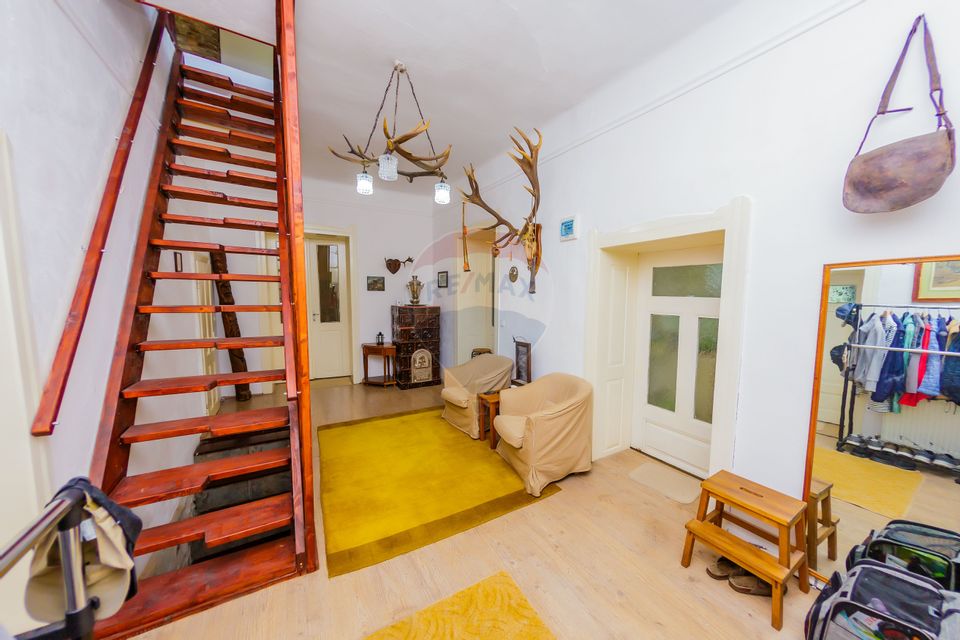 8 room House / Villa for sale, Central area