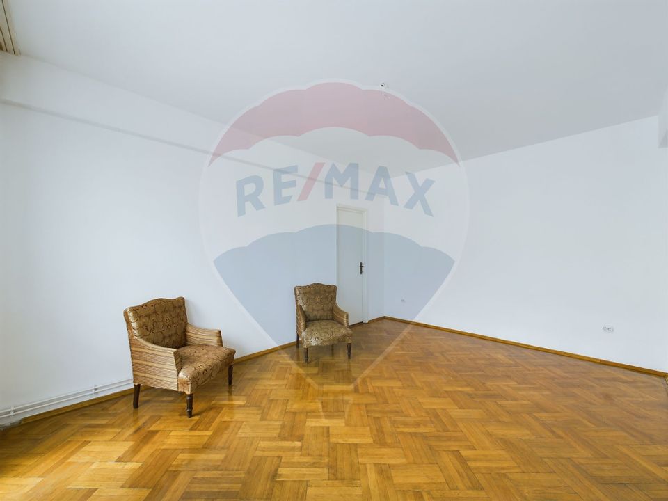 Apartament cu 3 camere zona Cismigiu