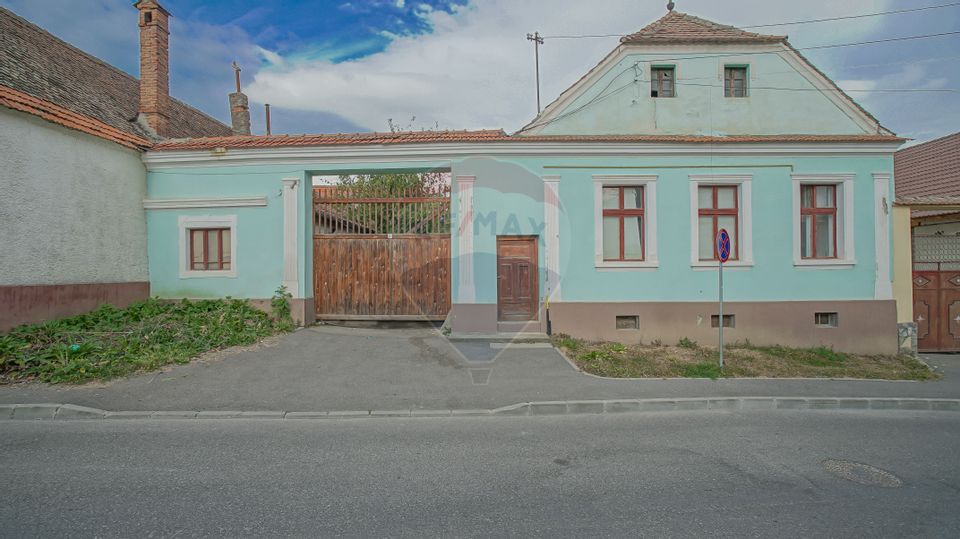 VÂNDUTĂ - Casa in centrul orasului Zarnesti
