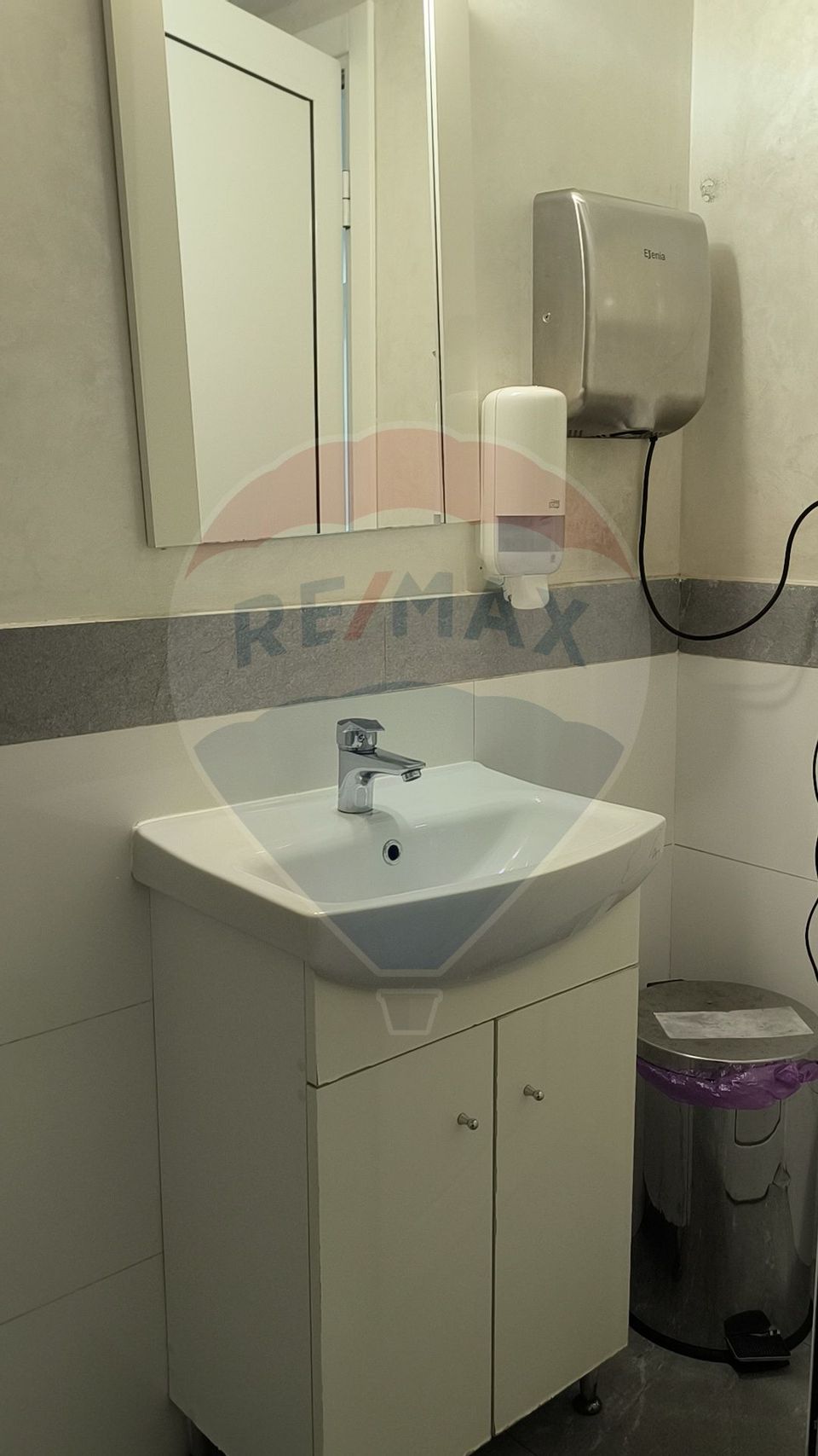 Spațiu comercial de vanzare în zona Central