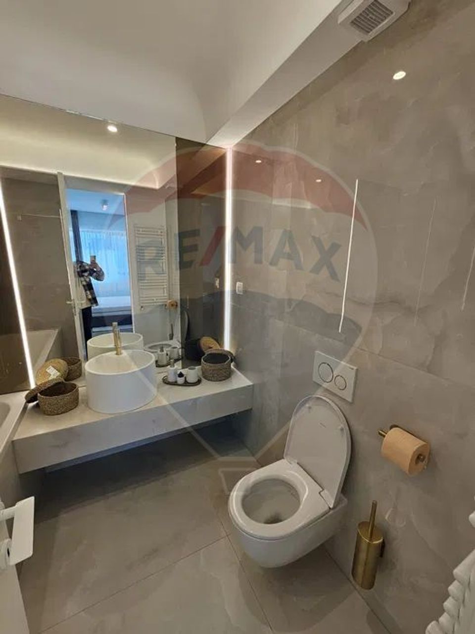 De inchiriat apartament 3 camere in Cortina North - Premium