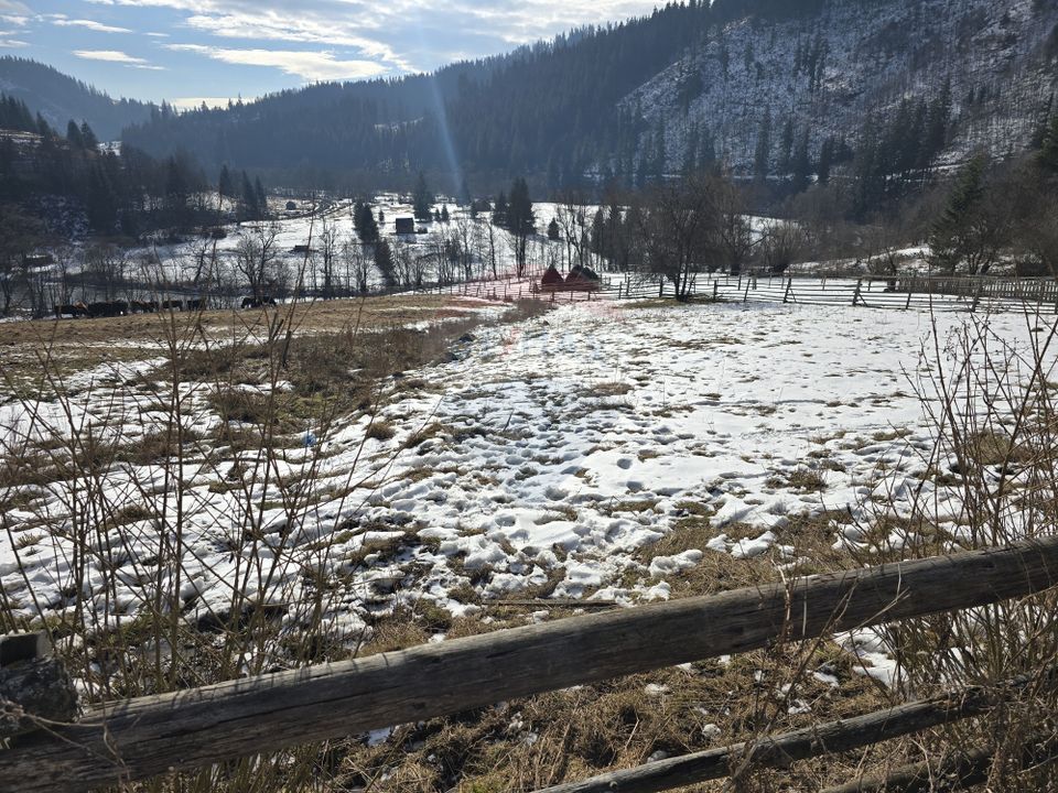 Land 3,486sqm Iacobeni / Drumul Dandoaia