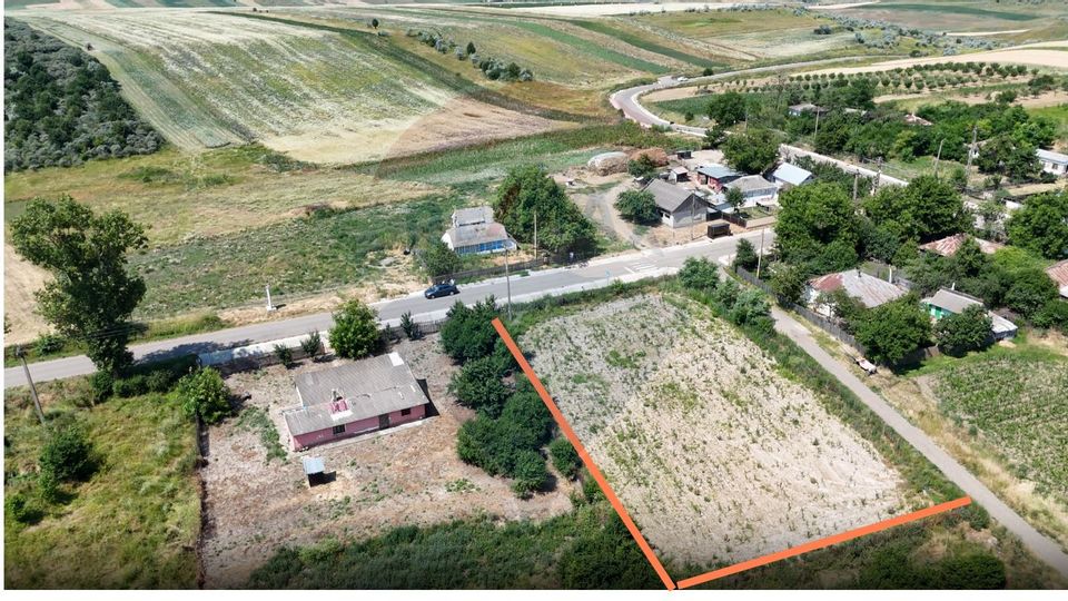 Teren  intravilan 1726mp in Soroceni  Unteni / DJ 29