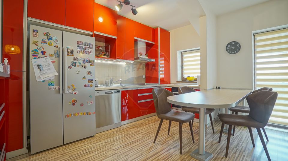 Apartament cu 3 camere de vânzare, 2 băi, Sânpetru Residence