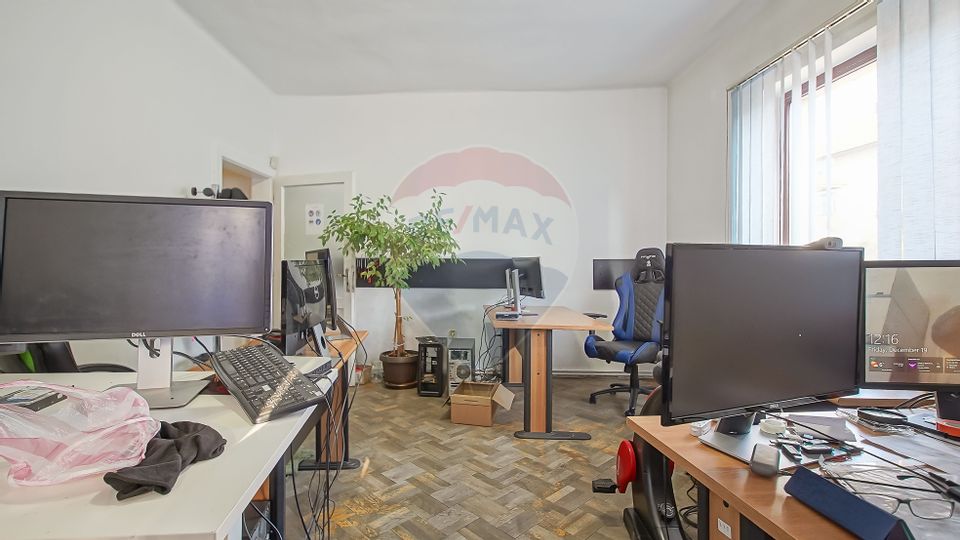 11 room House / Villa for rent, Tractorul area