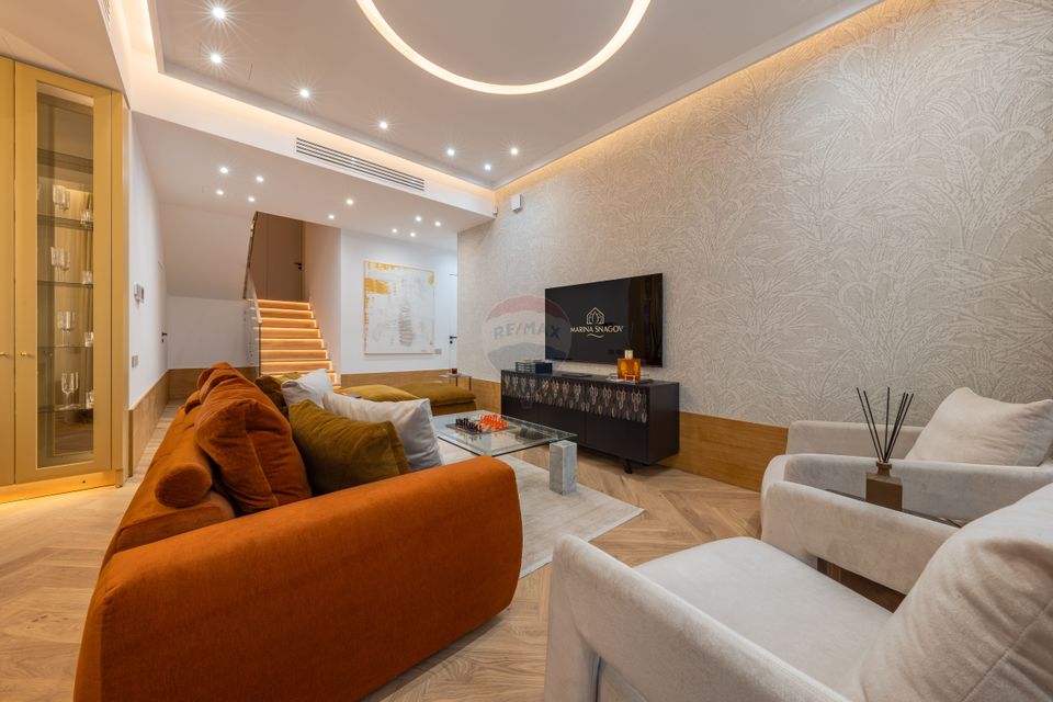 Vila cu 4,5,6  camere de vanzare in Marina Snagov