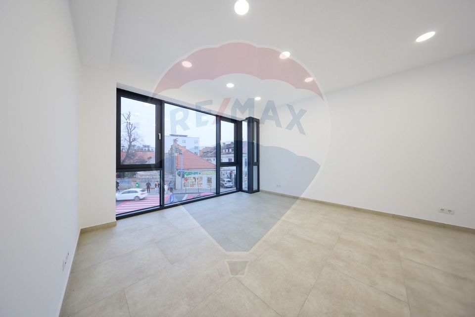 Constructie comerciala centrala P+2 -  funcțiuni mixte