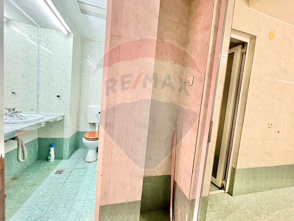 122sq.m Commercial Space for rent, Decebal area