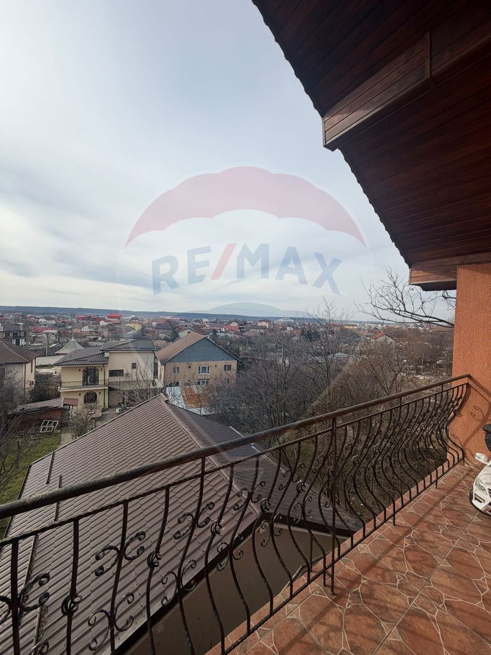 5 room House / Villa for sale, 1 Mai area