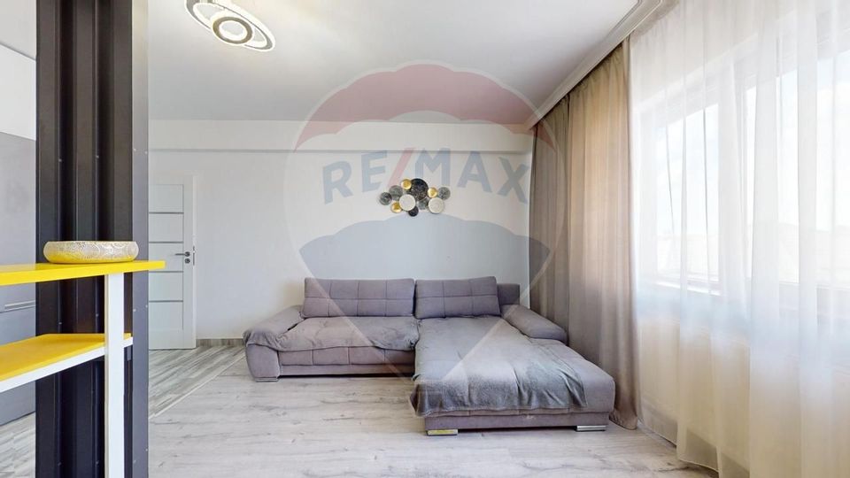 Apartament cu 3 camere, Curte proprie, Pod si Parcare-De Inchiriat