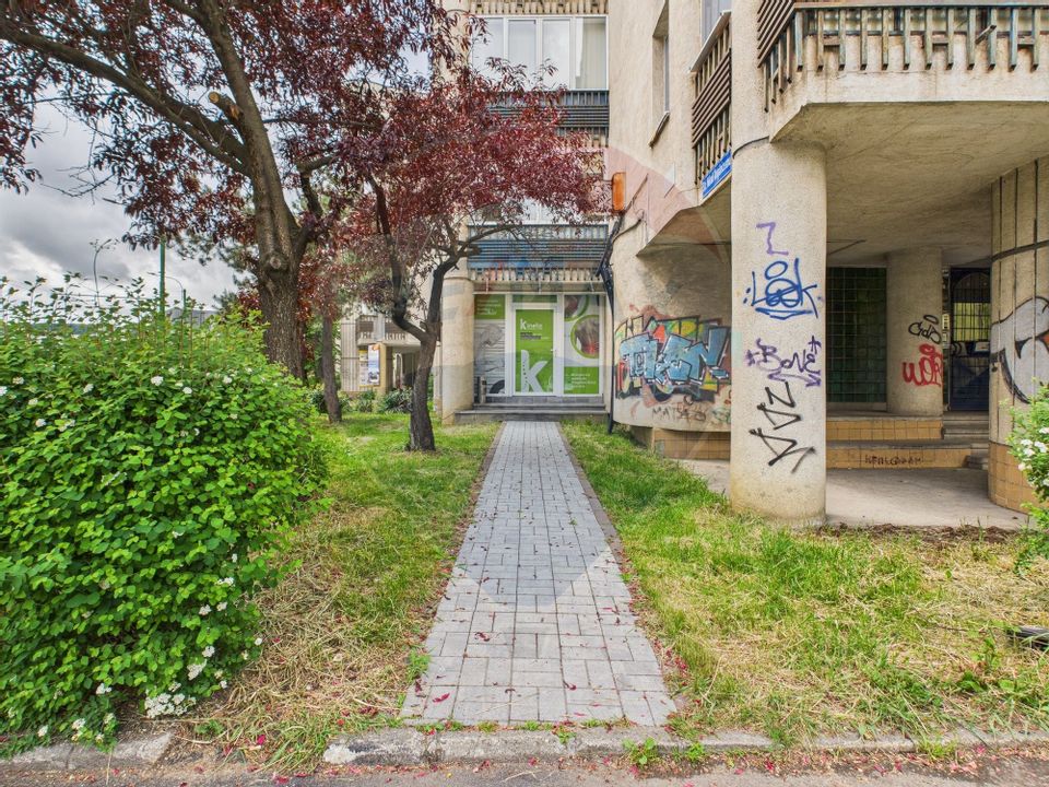 72sq.m Commercial Space for sale, Centrul Civic area