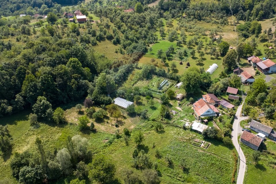 Casă / Vilă cu 10 camere amplasate in 2 corpuri de cladire de vanzare