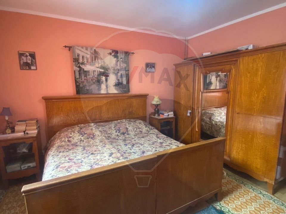 DE VANZARE Casă / Vilă cu 6 camere  Podul Dambovitei/ Arges