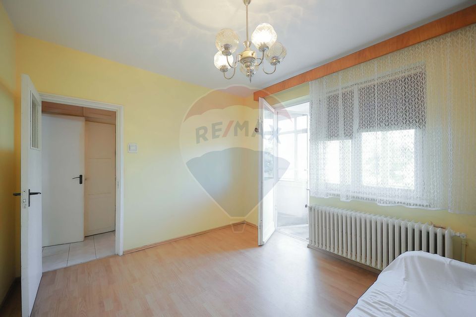 De vânzare, apartament cu 3 camere, zona Rogerius