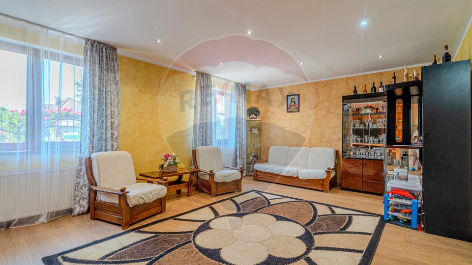 5 room House / Villa for sale