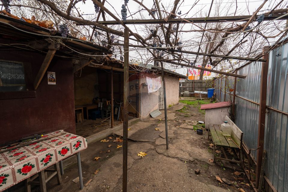 Teren cu casa construita de vanzare 207 mp Soseaua Andronache Hornbach