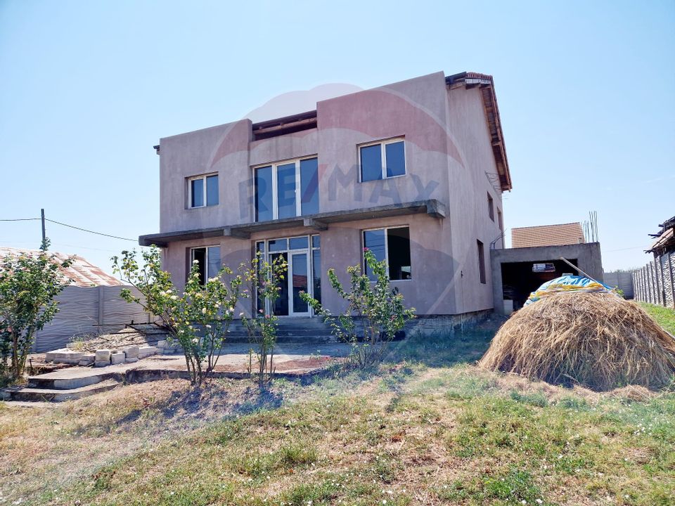 5 room House / Villa for sale