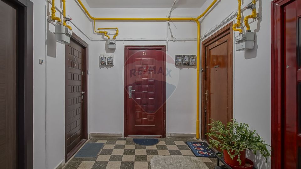 Cameră de închiriat, zona Piața Astra – liniște și confort