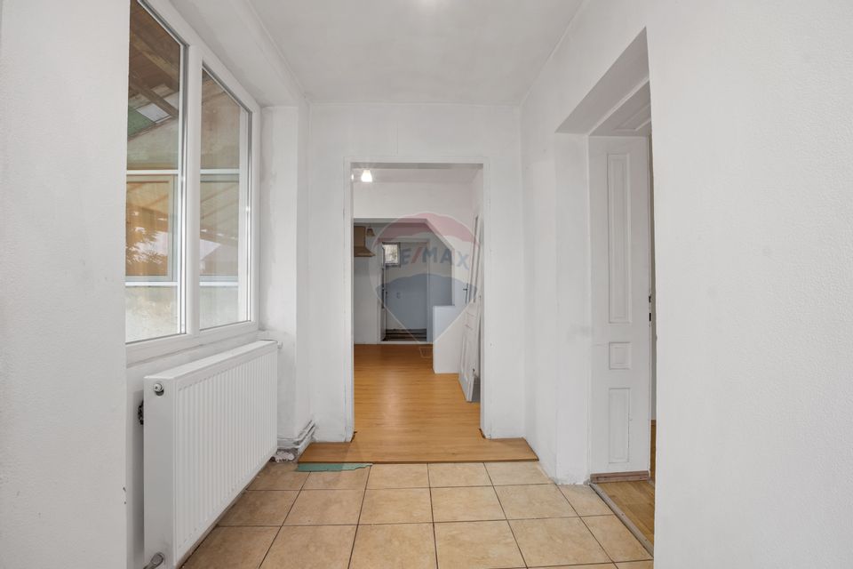 Casa si teren 2173 mp de vanzare in Tipar , la 12km de Chisineu Cris