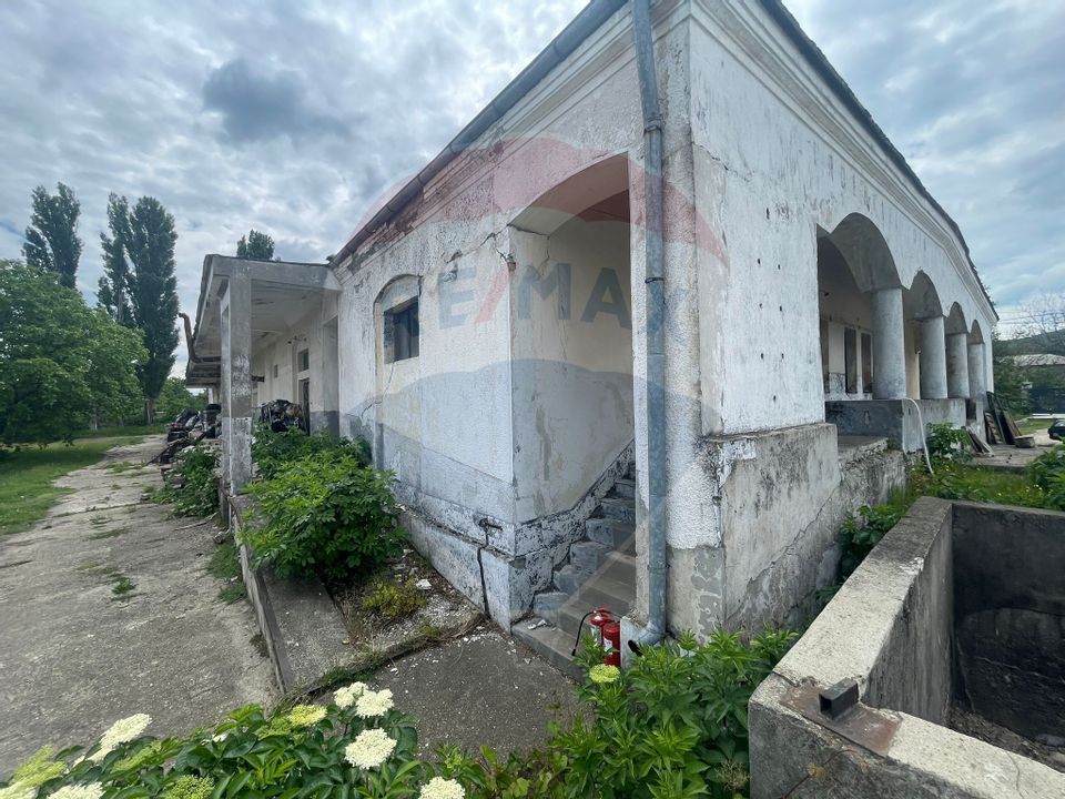 Spațiu industrial de 1,252mp de vânzare