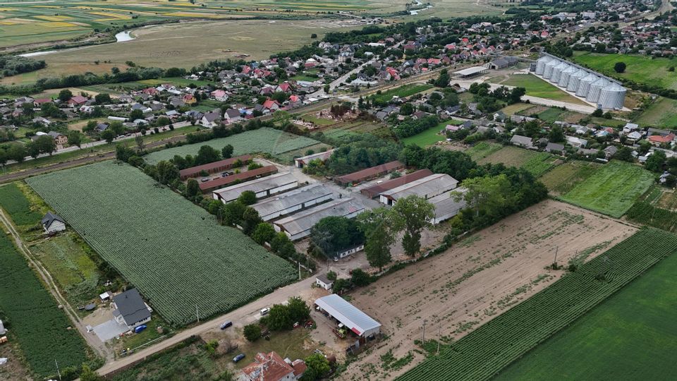 Platformă industrială 33.051 mp teren | 7.120 mp hale | Verești – SV