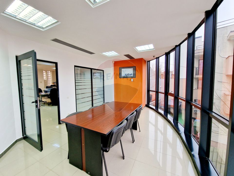 Office Building 365 sqm Fire Tower Area 6 Parking Spaces