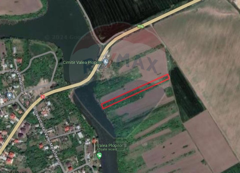 Land for sale Valea Plopilor, opening to the pond