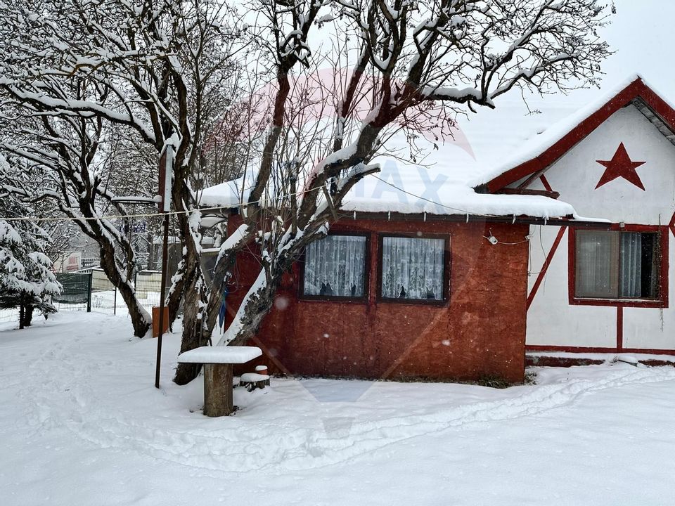 Casă / Vilă cu 3 camere de vânzare în zona Malul Ursului