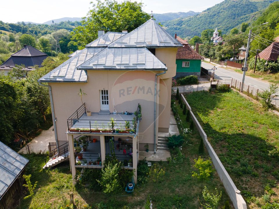 6 room House / Villa for sale