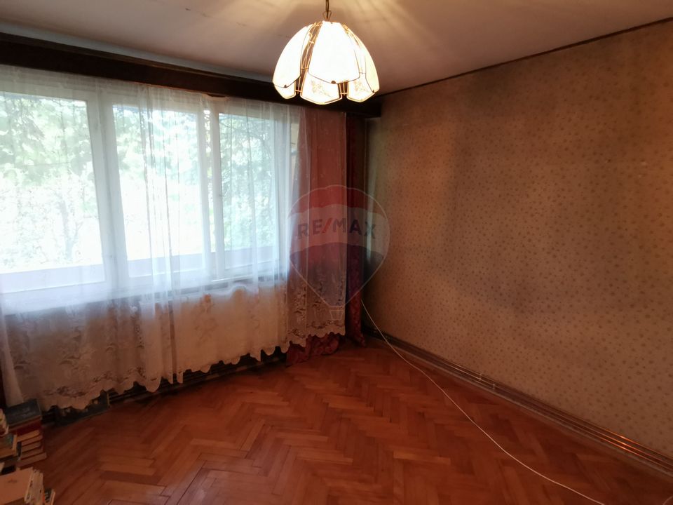 Apartament cu 3 camere de vânzare în zona Ultracentral