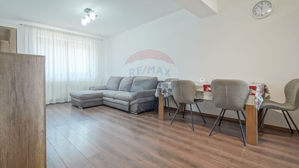 Apartament de 2 camere de închiriat în zona Tractorul