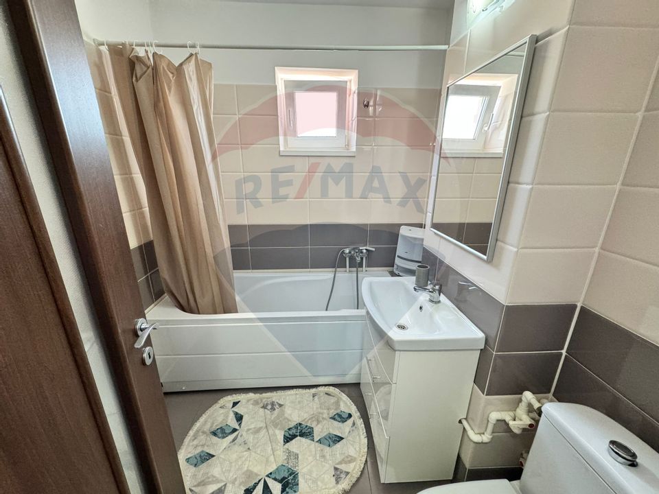 Apartament cu 3 camere- de vanzare- BUHUSI