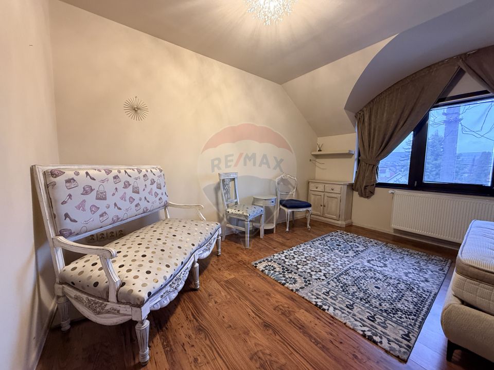 Casă / Vilă cu 4 camere de închiriat în zona Gruia