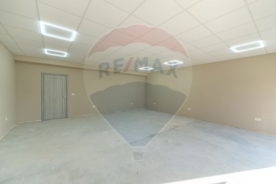 55sq.m Commercial Space for rent, UTA area