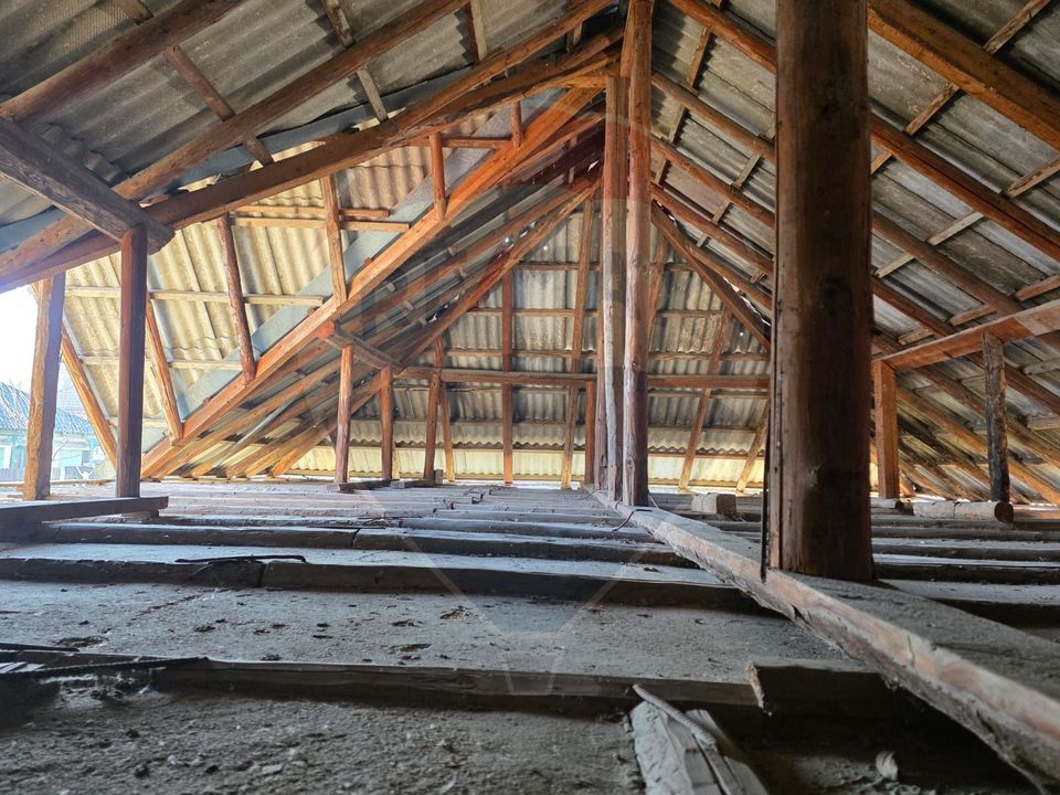 De vanzare casa solida cu teren generos si acces facil Lespezi Bacau