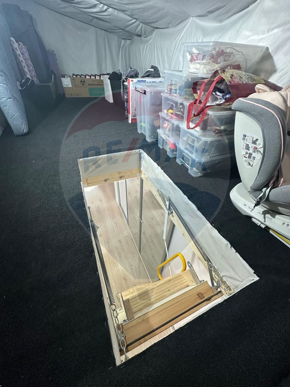 House / Villa For Sale Tunari/Dimieni Single House