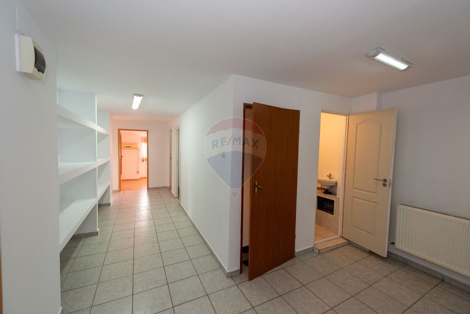 Villa with 10 rooms for rent, GF+GF+1+M, 284mpu, 220 sqm land