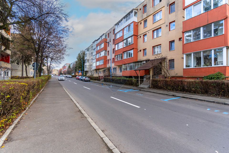 COMISION 0%| APARTAMENT CU 3 CAMERE| DECOMANDAT| ETAJ 1/4|