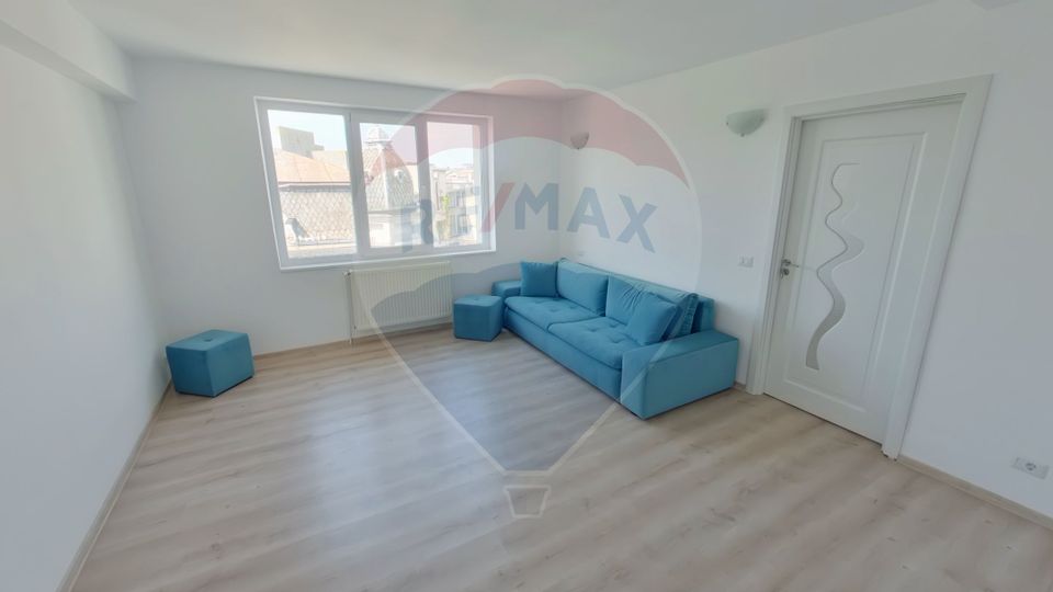 Apartament 3 camere de vânzare /zona Orasul de Jos