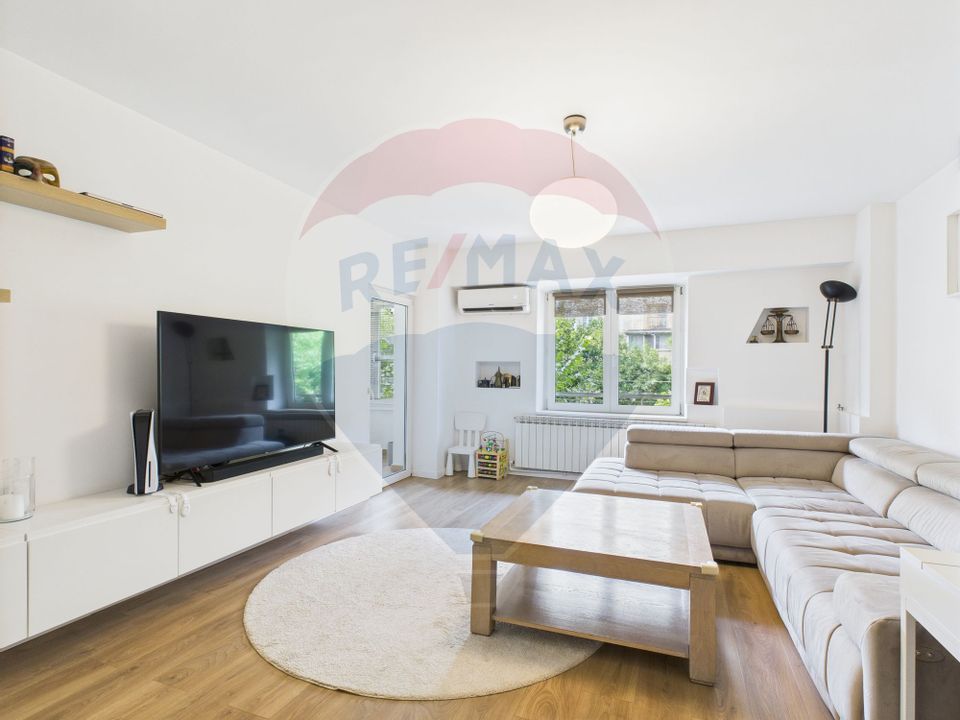 Apartament 3 camere superb cu loc de parcare si boxa Unirii